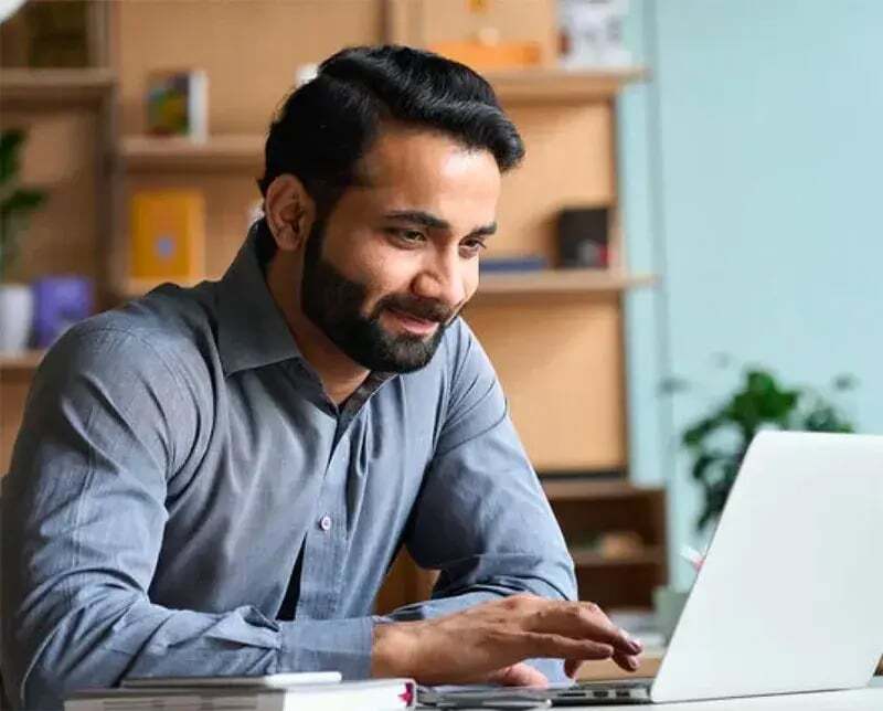 A man begins to fill out the form to request to be contacted.